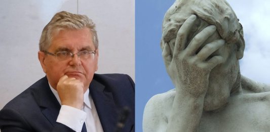 Czesław Hoc i facepalm/Obrazek ilustracyjny/Fot. PAP/Pexels (kolaż)