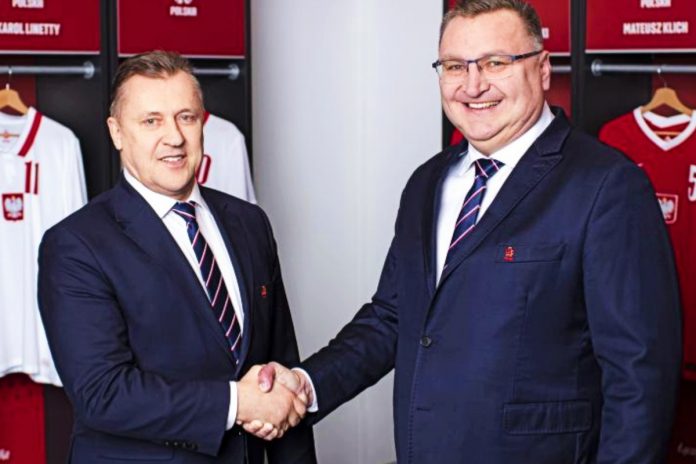Cezary Kulesza, prezes PZPN, z nowym selekcjonerem, Czesławem Michniewiczem. Foto: laczynaspilka.pl