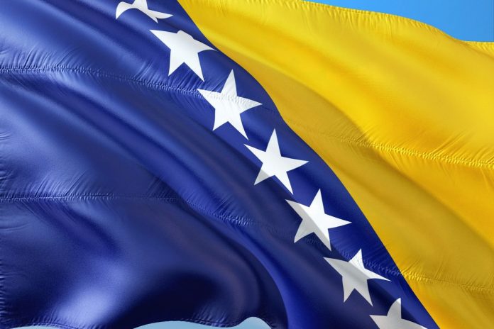 Flaga Bośni i Hercegowiny. Zdjęcie ilustracyjne. / foto: Pixabay