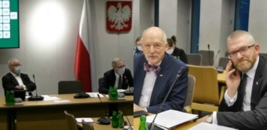 Bolesław Piecha i Tomasz Latos oraz Janusz Korwin-Mikke i Grzegorz Braun/Fot. screen Facebook/Videoparlament/Twitter
