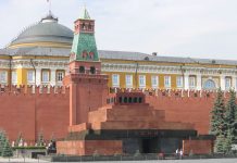 Mauzoleum Lenina na tle Kremla. Zdjęcie ilustracyjne. / foto: wikimedia, Staron, CC BY-SA 3.0