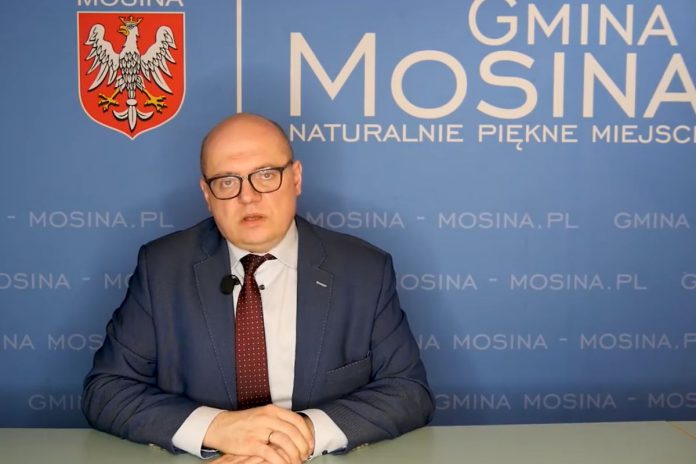 Burmistrz gminy Mosina Przemysław Mieloch.
