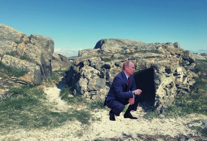 Władimir Putin, jaskinia w górach Źródło: Pixabay, collage
