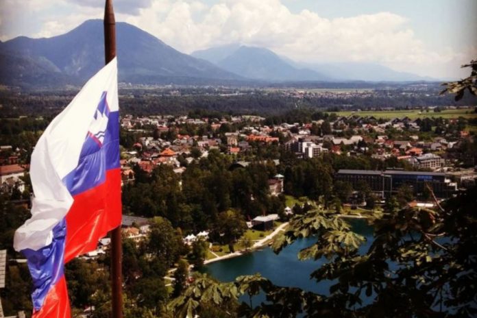 Flaga Słowenii - zdjęcie ilustracyjne. / foto: PxHere