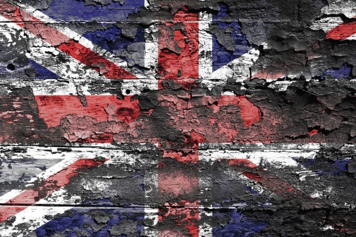 Zniszczona flaga Wielkiej Brytanii. Obrazek ilustracyjny. / foto: Pixabay
