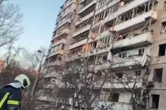 Rakiety miały trafić w budynki mieszkalne w centrum Kijowa. / foto: screen Facebook: MNS.GOV.UA