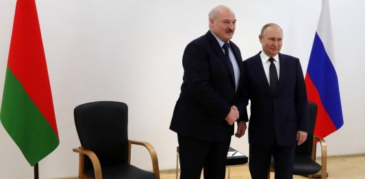 Alaksandr Łukaszenka i Władimir Putin na wspólnej konferencji Źródło: PAP