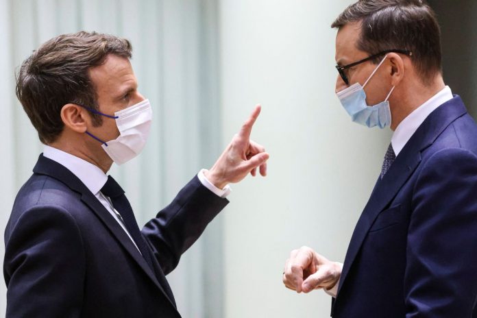 Macron_Morawiecki_nczas Emmanuel Macron i Mateusz Morawiecki/Fot. PAP
