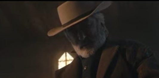 Alec Baldwin na planie filmu "Rust"/Fot. screen YouTube