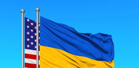 Flagi Ukrainy i USA. Zdjęcie: Pixabay