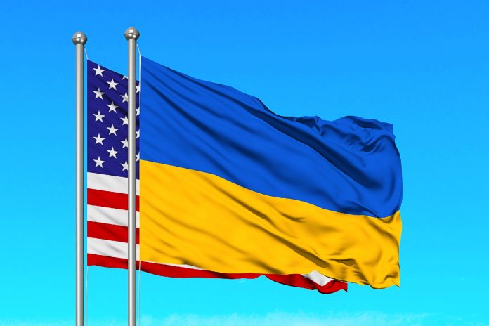 Flagi Ukrainy i USA. Zdjęcie: Pixabay