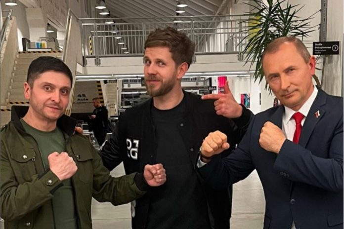 putin_zelenski_krolikowski Fejkowy Zełenski będzie walczył z fejkowy Putinem na gali fejkowego aktora Antoniego Królikowskiego. Foto: instagram/Antek Królikowski