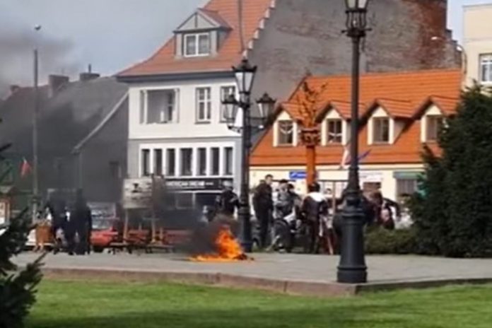 24-latek podpalił się na rynku w Strzelnie/Fot. screen Facebook/Dziennik Śledczy