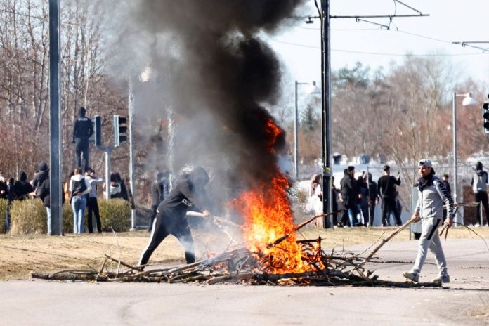 Zamieszki w Szwecji. Zdjęcie ilustracyjne. Foto: PAP/EPA