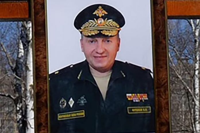 Gen. dyw. Władimir Frołow pożegnany przez mera Petersburga.