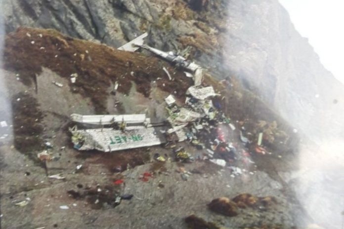 Katastrofa lotnicza w Nepalu. Wrak samolotu.