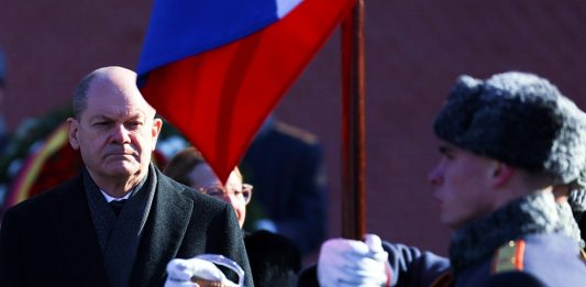 Kanclerz Olaf Scholz podczas wizyty w Rosji, luty 2022 r. Foto: PAP/EPA