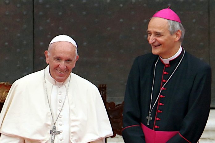 Papież Franciszek i kardynał Zuppi. Foto: diecezja bolońska