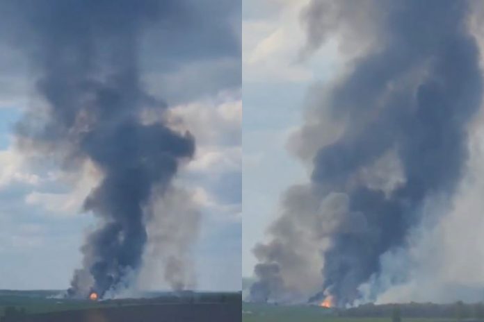 Pożar w obwodzie biełgorodzkim na terenie obiektu wojskowego. / foto: screen Twitter (kolaż)