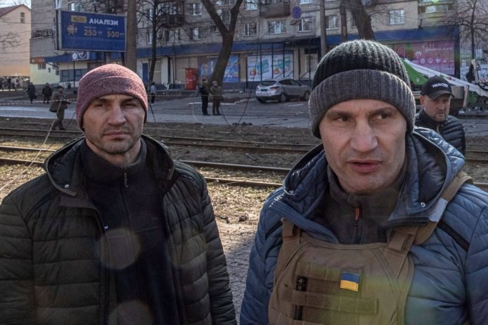 wolodymyr_witalij_klyczko Wołodymyr i Witalij Kłyczko. Foto: PAP/EPA