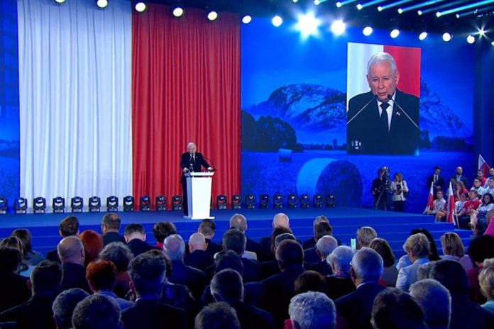 Jarosław_Kaczyński_PiS_Konwencja_nczas Jarosław Kaczyński na konwencji PiS Źródło: Facebook/Prawo i Sprawiedliwość