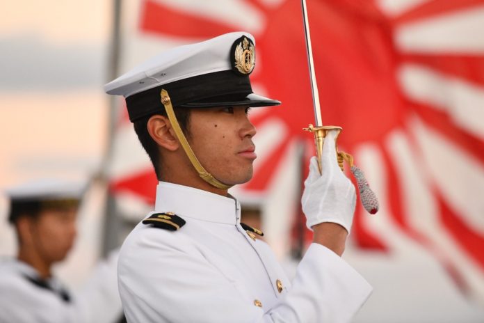 Oficer japońskiej marynarki wojennej. Zdjęcie ilustracyjne. Źródło: tter
