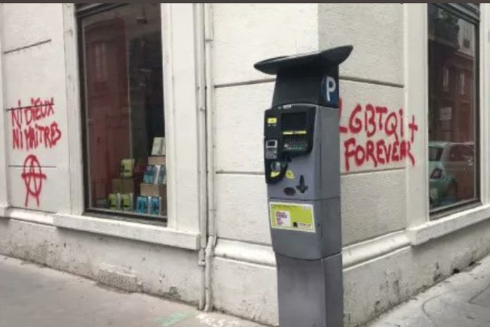 Fot. ilustr. Desouche