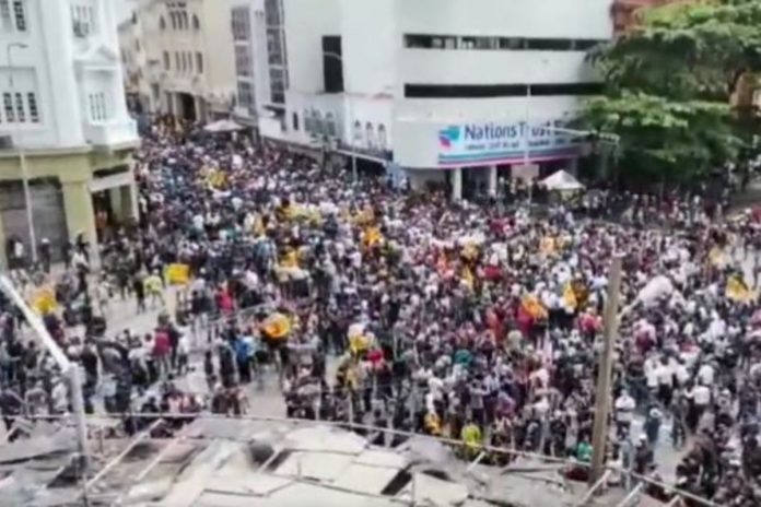 Ogromne protesty w Kolombo