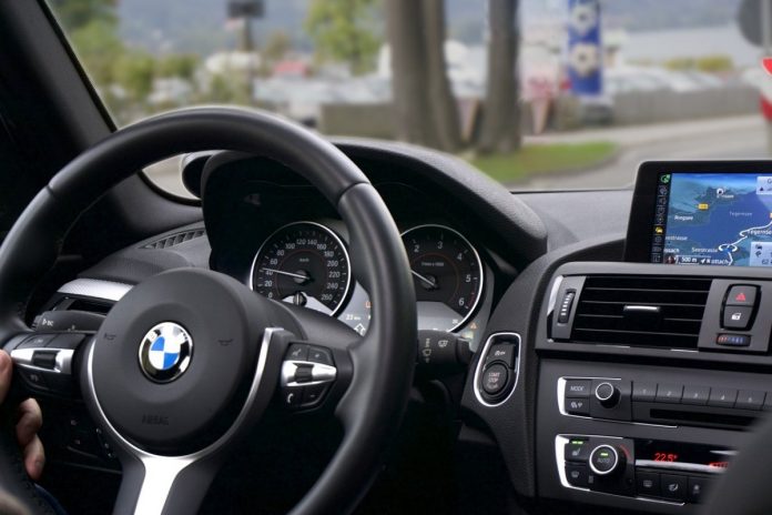 Samochód marki BMW Źródło: Pixabay