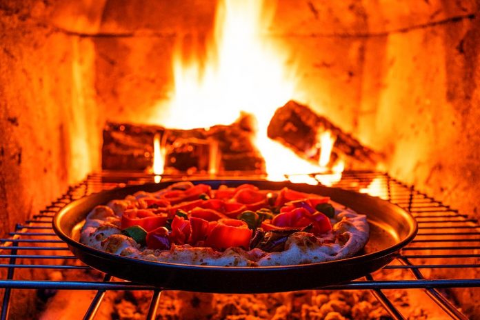 pizza-piec-ceglany-wybuch Pizza w ceglanym piecu. / Zdjęcie ilustracyjne: Pixabay
