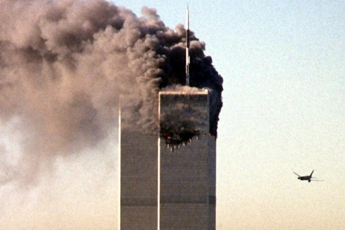 9 wrzesnia 2001 r. Nowy Jork. Zamach na budynki World Trade Center. Foto: PAP/EPA