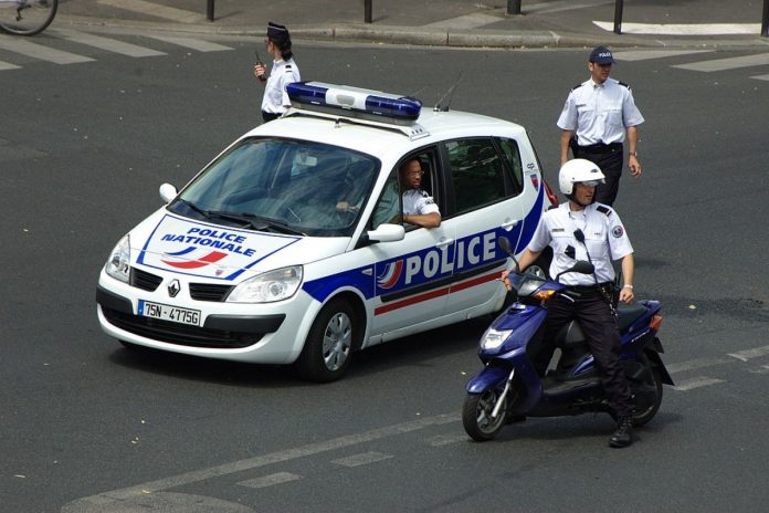 Francuska policja / Zdjęcie ilustracyjne / Foto: Roman Bonnefoy, CC BY-SA 3.0, Wikimedia Commons