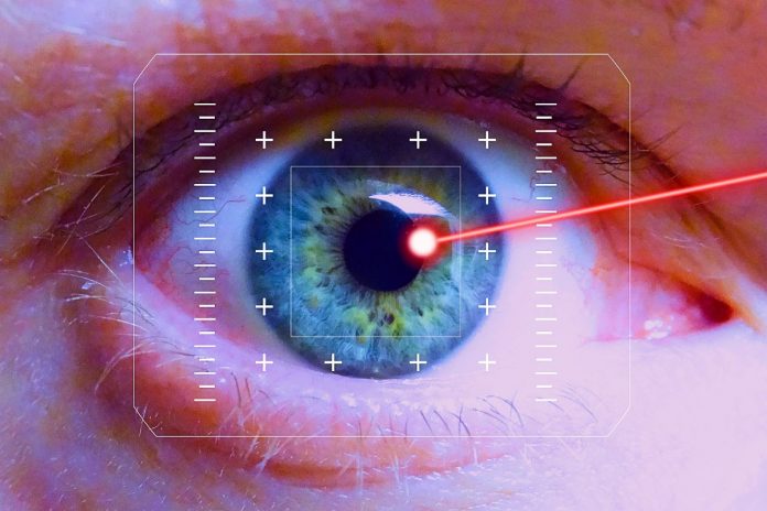 laser-oko-pilot-samolot Laser i oko. / Zdjęcie ilustracyjne: Pixabay