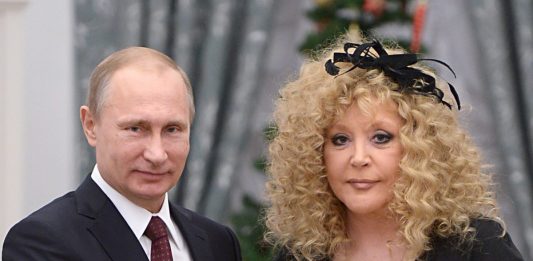 W 2014 roku Pugaczowa dostała order od prezydenta Putina. Foto: PAP/EPA