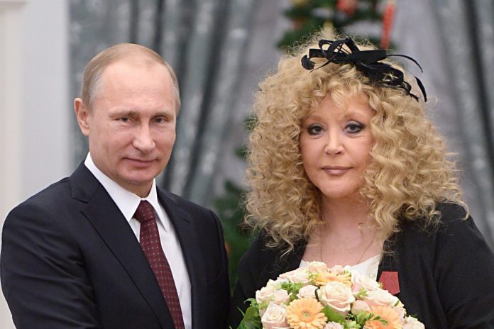 W 2014 roku Pugaczowa dostała order od prezydenta Putina. Foto: PAP/EPA
