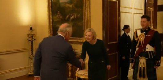 Karol III i Liz Truss Źródło: Twitter