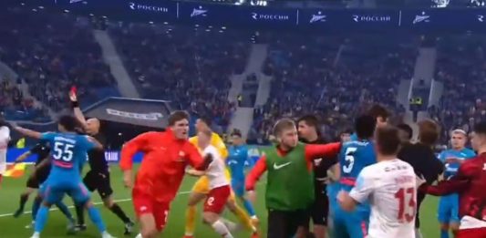 Bójka zawodników Zenitu i Spartaka Moskwa / Foto: screen Twitter
