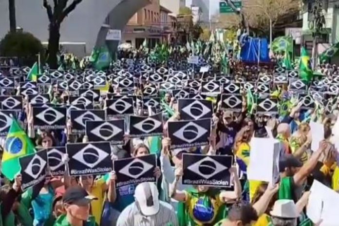 Kadr z protestów w Brazylii