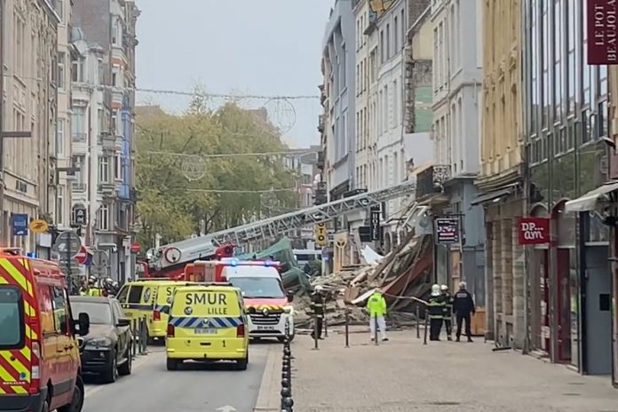 Zawalone kamienice w centrum Lille. Foto: print screen tter
