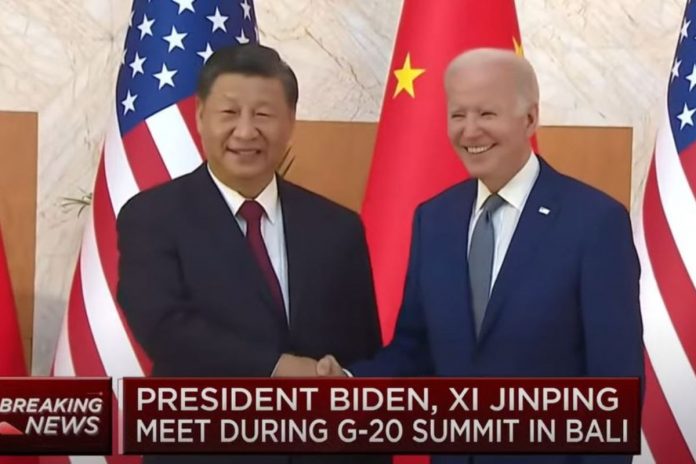 Xi Jinping oraz Joe Biden.