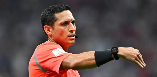 Sędzia Jesus Valenzuela z Wenezueli. Foto: PAP/EPA