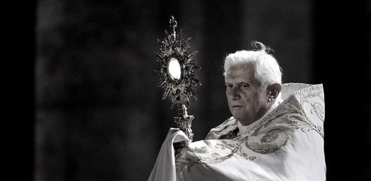 Papież Benedykt XVI Dostawca: PAP/DPA