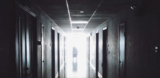 Szpitalny korytarz. Zdjęcie ilustracyjne: Pixabay