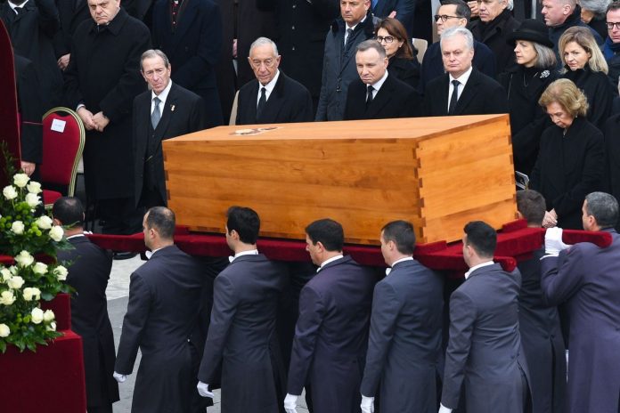 Prezydent Andrzej Duda na pogrzebie Benedykta XVI / Foto: PAP