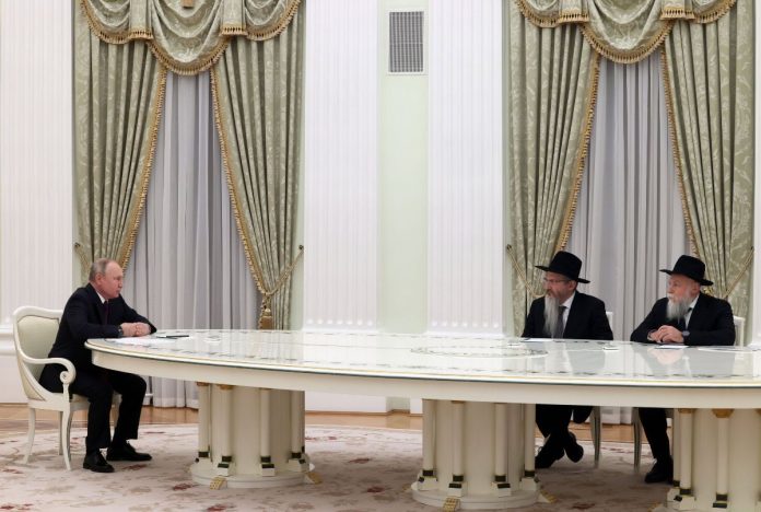 Władimir Putin podczas spotkania z rabinami Źródło: EPA/MKHAIL METZEL / SPUTNIK / KREMLIN POOL MANDATORY CREDIT Dostawca: PAP/EPA.