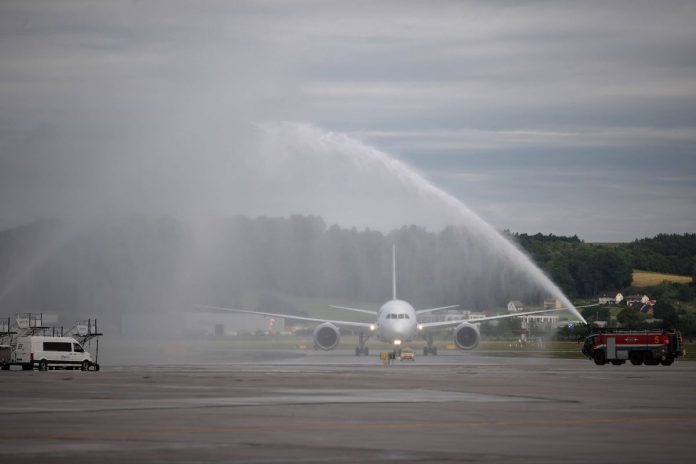 Samolot na lotnisku Kraków-Balice.