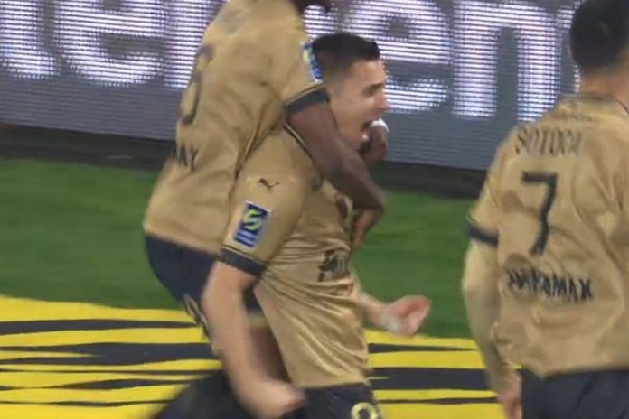 Radość Przemysława Frankowskiego po zdobyciu bramki przeciwko PSG.