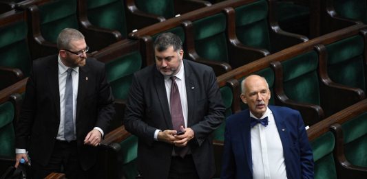 Grzegorz Braun, Artur Dziambor, Janusz Korwin-Mikke Źródło: PAP