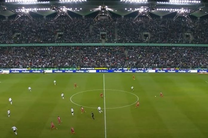 Kadr z meczu Legia - Widzew.