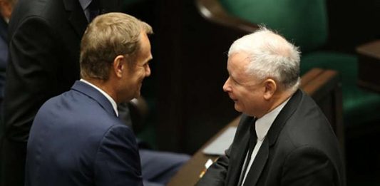 Donald Tusk i Jarosław Kaczyński. Zdjęcie: PAP
